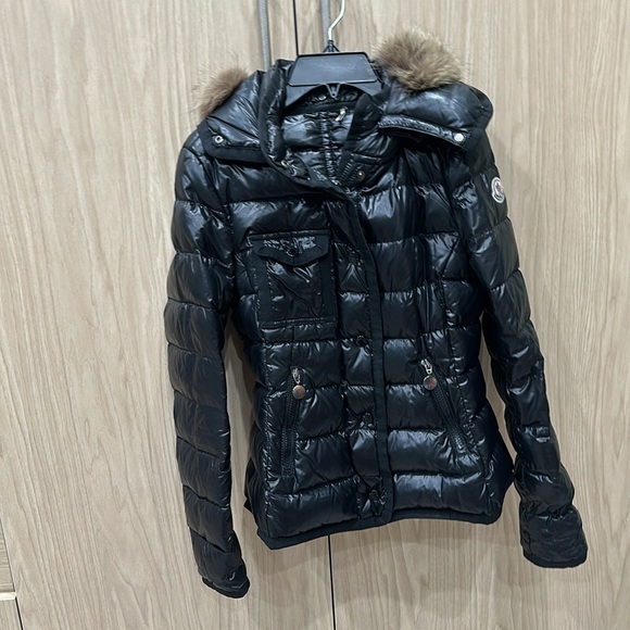 MONCLER. Short Slim fit Woman’s Jacket. Size 1 - Picture 5 of 6
